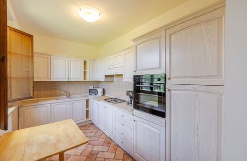 Citta della Pieve Villa | PRIVATE LUXURY VILLA WITH HEATED SWIMMING POOL AND HEATED JACUZZI