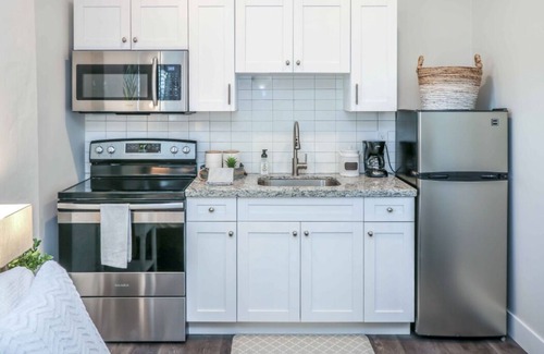 Coral Terrace Apartment | Private Miami Studio - Central Location, WiFi & AC