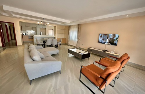 Central Kampala Apartment | PRIVATE Minimalist Design Apartment in the Kololo-Uganda! n