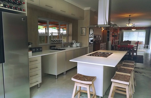 Linden House | Private, Modern and Safe Family House