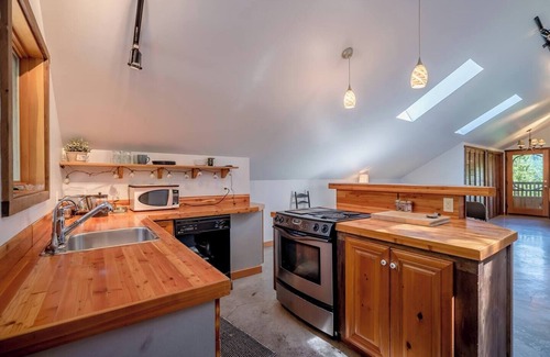 Mount Currie Cabin | Private Mountain Detached Loft.