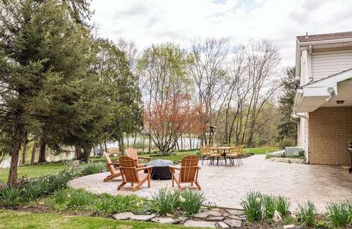 Newville House | Private near rail trail CREEK fireplc KING bed patio BBQ AC WIFI nature lovers