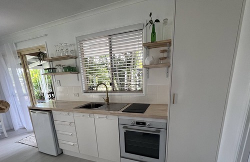 Cooroy Cottage | Private Noosa Hinterland Cottage