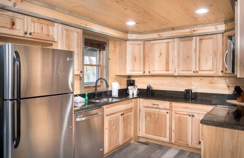 Pittman Center Cabin | Private Oasis, Rustic Cabin with all the Modern Updates