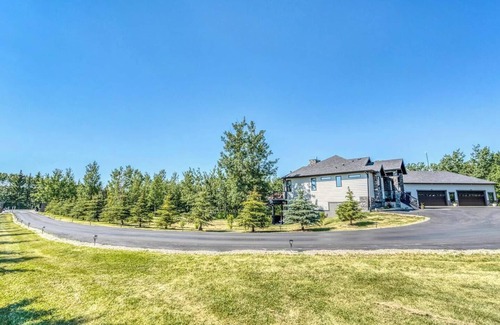 Airdrie House | Private Oasis with Hot Tub