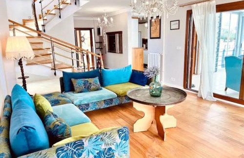 Urla Apartment | Private oasis with its own pool near the beach Urla'da Özel Havuzlu Evde Konakla