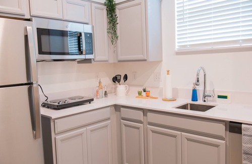 Bartow Apartment | Private One Bedroom Apartment at Bartow