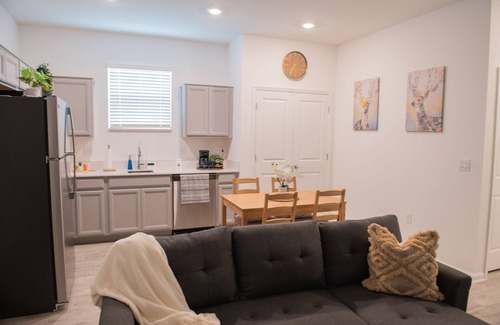 Bartow Apartment | Private One Bedroom Apartment at Bartow
