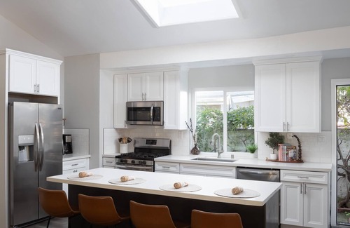 Clairemont Mesa House | Private outdoor lounge w/fire pit, King Bed, BBQ, A/C, & fully stocked kitchen