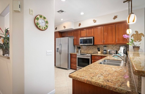 Waikoloa Apartment | Private Penthouse Getaway At Waikoloa Beach Resort 5 minutes from A-Bay Beach