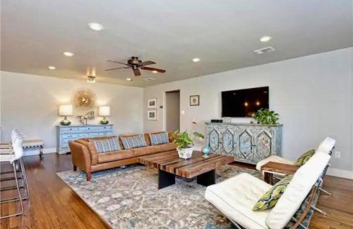 Johnson City House | Private Pool & Hot Tub! Charming Hill Country Home Minutes to Wineries/Shops!