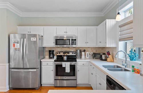 San Juan House | Private Pool Less than a Minute to the Beach! Private Access.