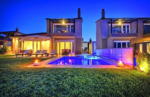 Haniotis House | Private Pool Luxury Villa