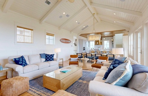 Port Aransas House | Private Pool, Pickleball Court, Sauna, Boardwalk to the Beach