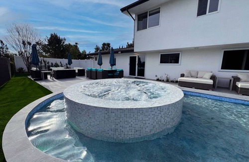 Woodland Hills House | Private Resort-Style Escape w/Heated Pool & Spa!