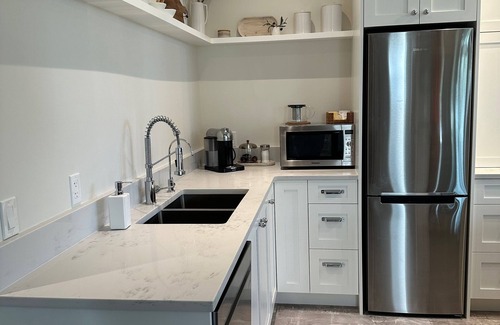 Crofton House | Private & restful; quiet 2 bedroom suite in Duncan