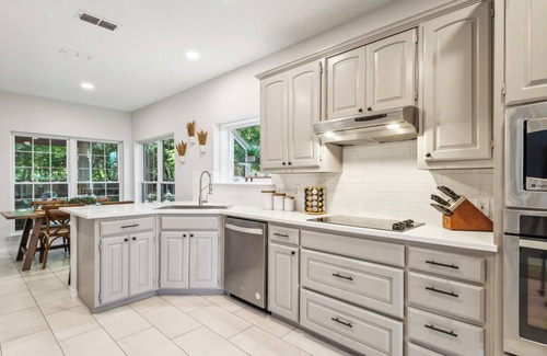 Weston Other | Private Retreat Near Wedding Venues – Pet Friendly with a Hot Tub & Fire Pit!