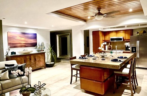 South Shore Hotel Area Condo | PRIVATE ROMANTIC OCEAN FRONT LUXURY