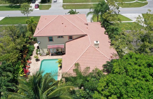 Wellington House | Private room and bathroom near Wellington Equestrian Center