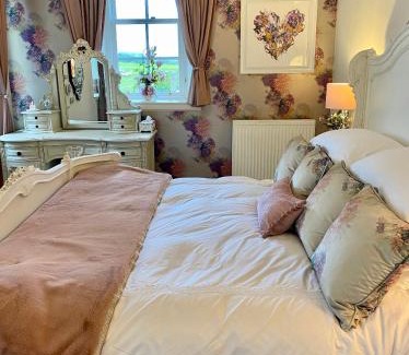 Kirkmichael House | Private room & bathroom in Manor House