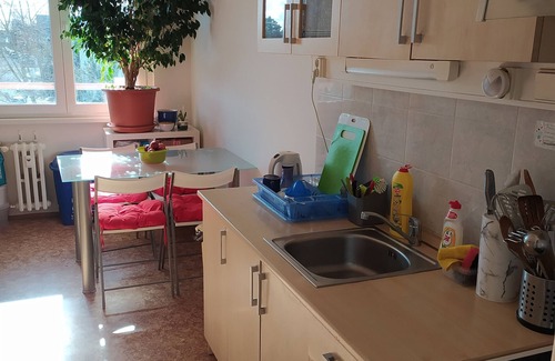 Hlubocepy Apartment | Private Room in 4 rooms apartment in Praguen30 minutes to the center by tram
