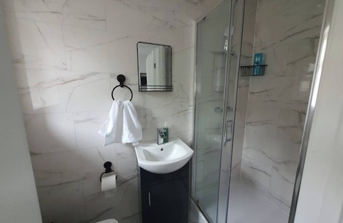 Erdington Apartment | Private Room - Ensuite Bathroom - Free Parking