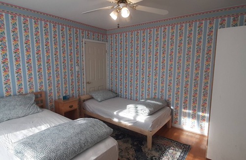 Etobicoke House | Private room in etobicoke , private entrance , private washroom