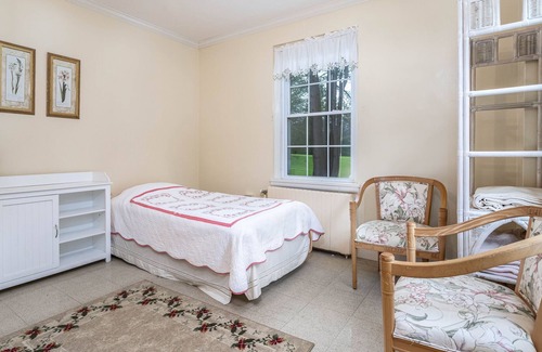 Lancaster House | Private Room in Grand Estate w/ Separate Entrance