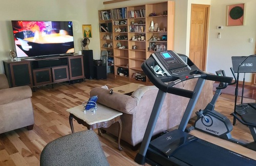 Rackerby House | Private Room in House w Heated Pool, Hot Tub, Sauna, Game Room, Beautiful Nature