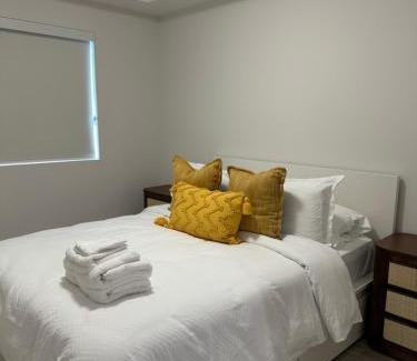 LaSalle House | Private Room in Luxury Penthouse Located in Windsor Lasalle ON