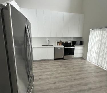 LaSalle House | Private Room in Luxury Penthouse Located in Windsor Lasalle ON