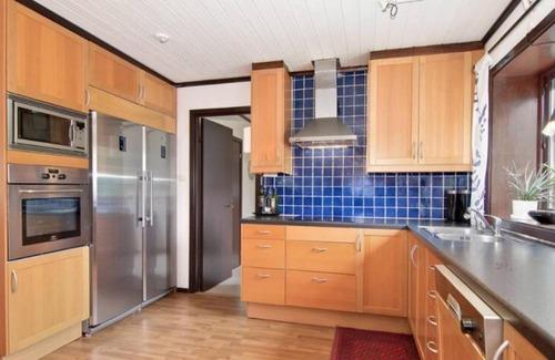 Umea House | Private Room in Shared House-Close to University and Hospital-3