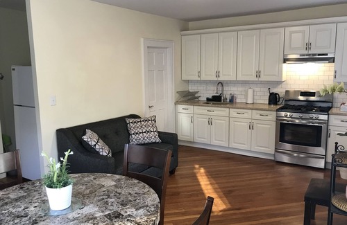 Queens House | Private room + private bathroom in Newly renovated apartment