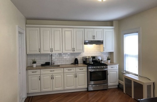 Queens House | Private room + private bathroom in Newly renovated apartment