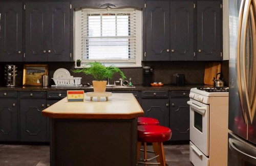 Freetown - Port Rico Bed & Breakfast | Private Room Retreat in a Shared House Setting