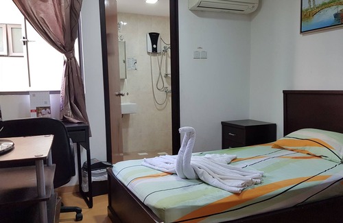 Serangoon House | Private Room with attached toilet for rent
