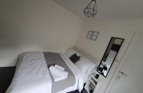 Erdington Apartment | Private Room with Ensuite Bathroom & Free Parking