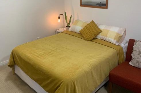 Yass House | Private Room with Ensuite