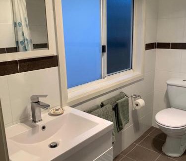 Yass House | Private Room with Ensuite
