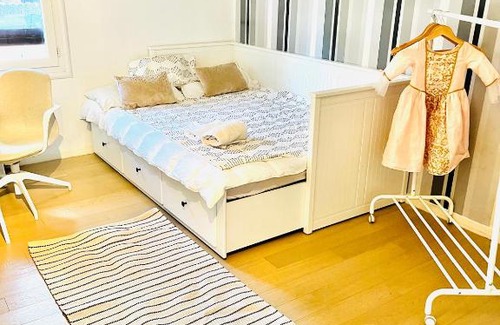 Roissy-en-France House | Private rooms in a Tiny home 4 min drive to Airport CDG ,1 private bathroom ideal for families and friends