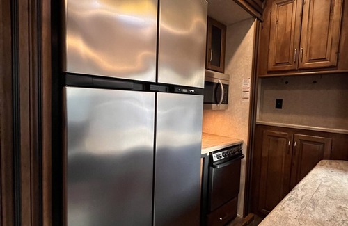 Alvadore House | Private RV Oasis- 5 Min - Eugene Airport - 15 Min - Autzen Stadium