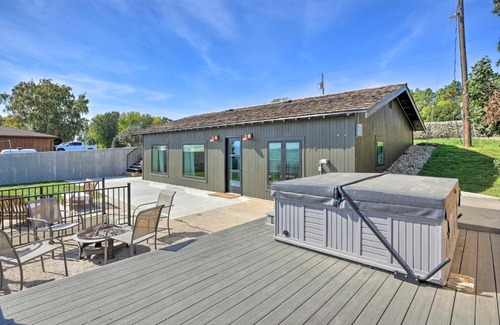 Hamlin County House | Private Sauna and Beach Lake Norden Cabin
