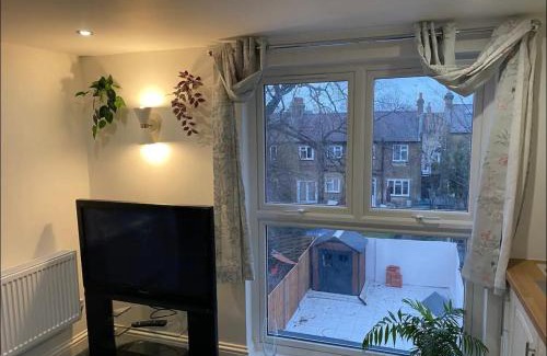 Grove Green House | Private self-contained flat with shared entrance