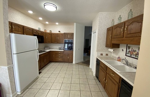South Pittsburg House | Private Setting Perfect for Large Groups