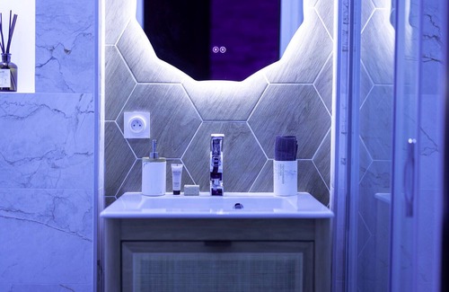 Faubourg North Apartment | Private Spa flat in the heart of Dijon
