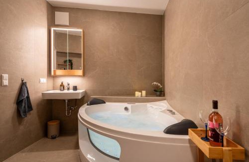 Graz City Centre Apartment | Private Spa & Wellness Apartment with Sauna, Whirlpool & Free Parking by HERO HOMES