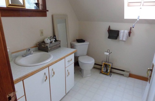 Otter Point Apartment | Private Spacious Loft Studio Close to Gordon’s Beach