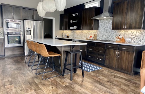 Blaine House | Private, Spacious, Modern Home in Blaine — w/Pool Table, Sleeps 13+