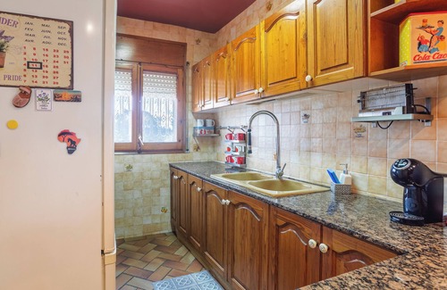 Sant Hilari Sacalm House | Private Studio 'Can Mussol' with Terrace, Balcony and Wi-Fi