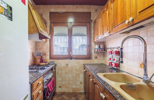 Sant Hilari Sacalm House | Private Studio 'Can Mussol' with Terrace, Balcony and Wi-Fi